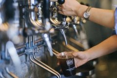 一年3.5万咖啡店消失，但这批新品牌却活下来了