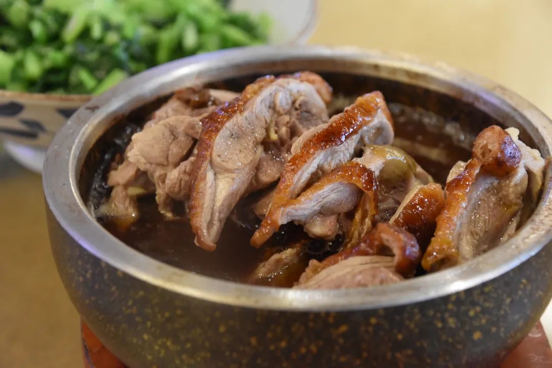 明着用预制菜的快餐店，已开出近千家门店，还越来越火……