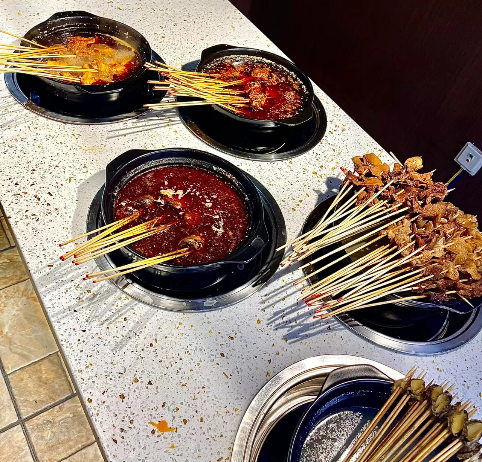 1元社区串串香，在悄悄“换马甲”