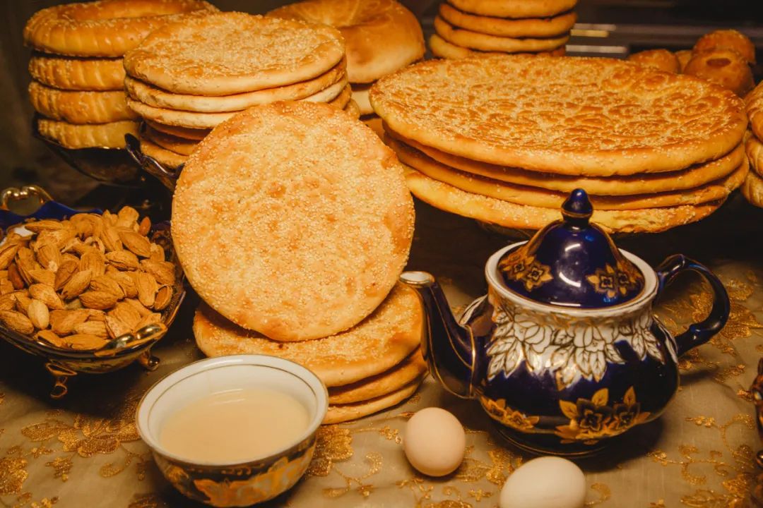 《新疆菜发展报告2023》发布：烤包子有望成为下一个“新疆炒米粉”