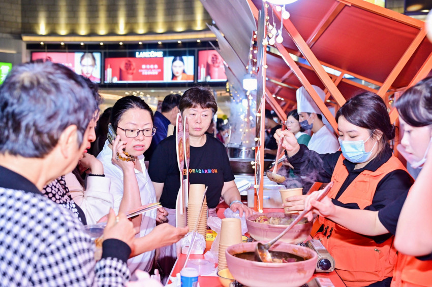 一站式吃遍全国40家 “必吃榜”餐厅,大湾区首届“必吃榜市集”落地深圳