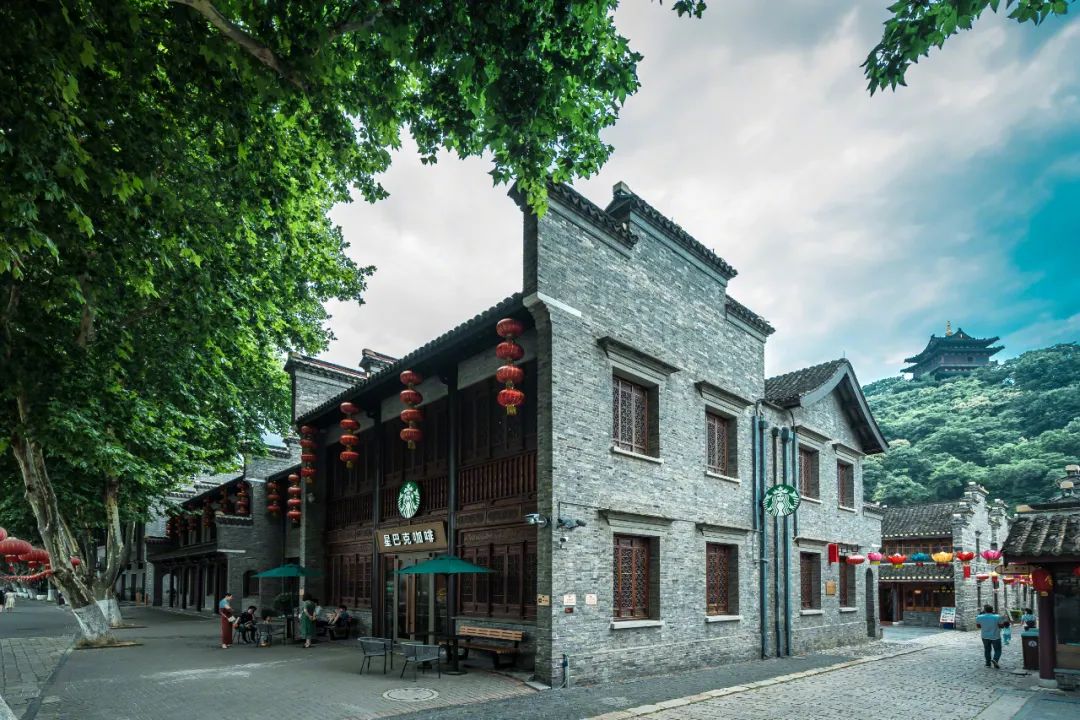 秋冬季集体上新，咖啡馆再次开卷燕麦奶