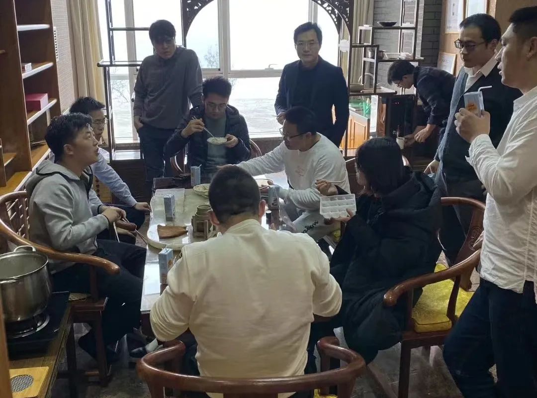 最好的食品企业创始人，都在登山路上