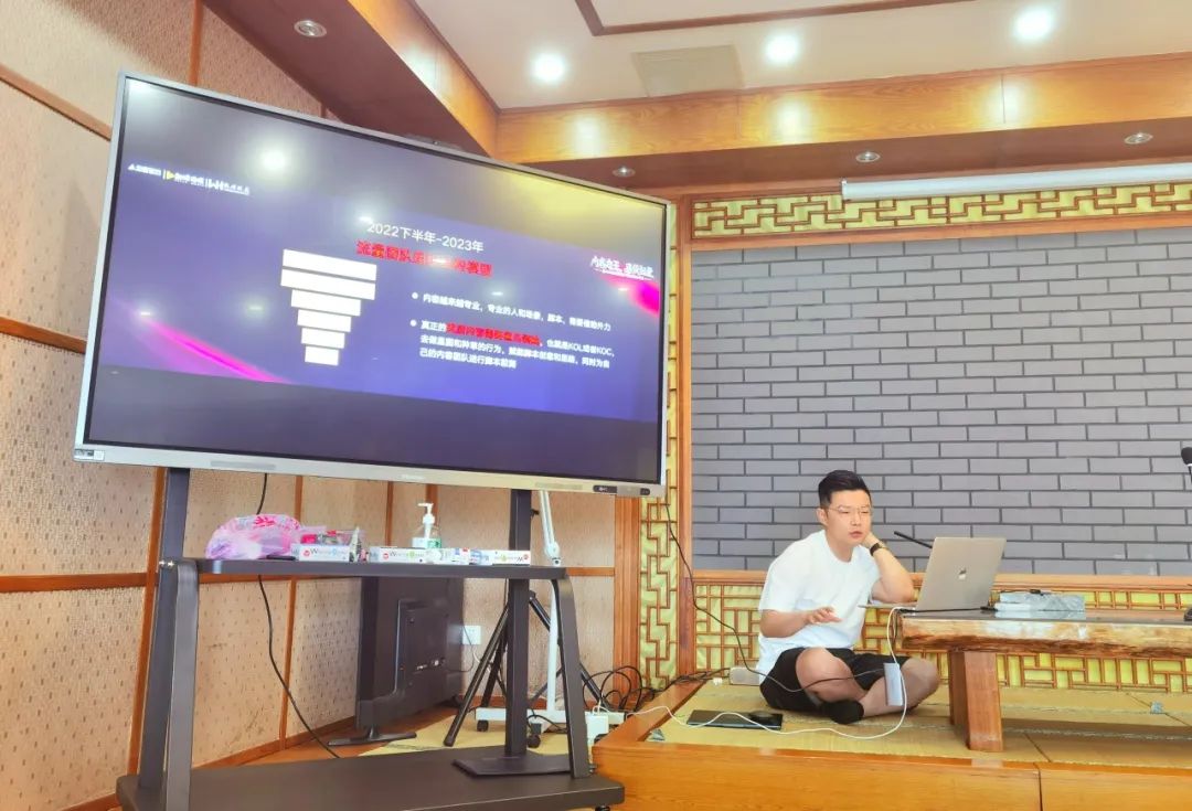 最好的食品企业创始人，都在登山路上