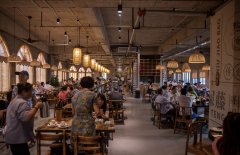 985高材生返乡焕活“老爸茶”，开店6年蝉联2届“