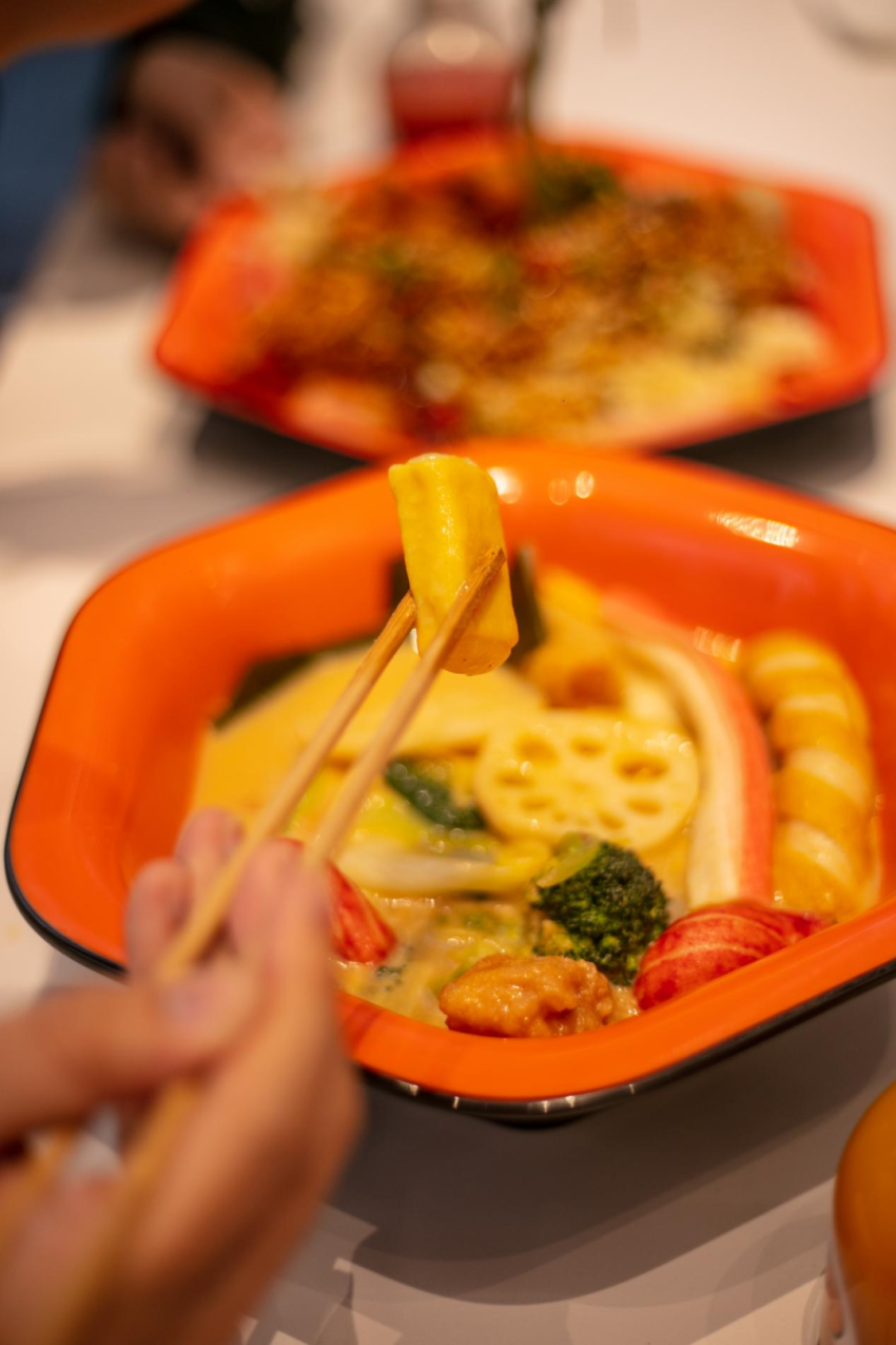 杀入海外15个国家、门店近6000家，张亮麻辣烫凭什么爆火15年？