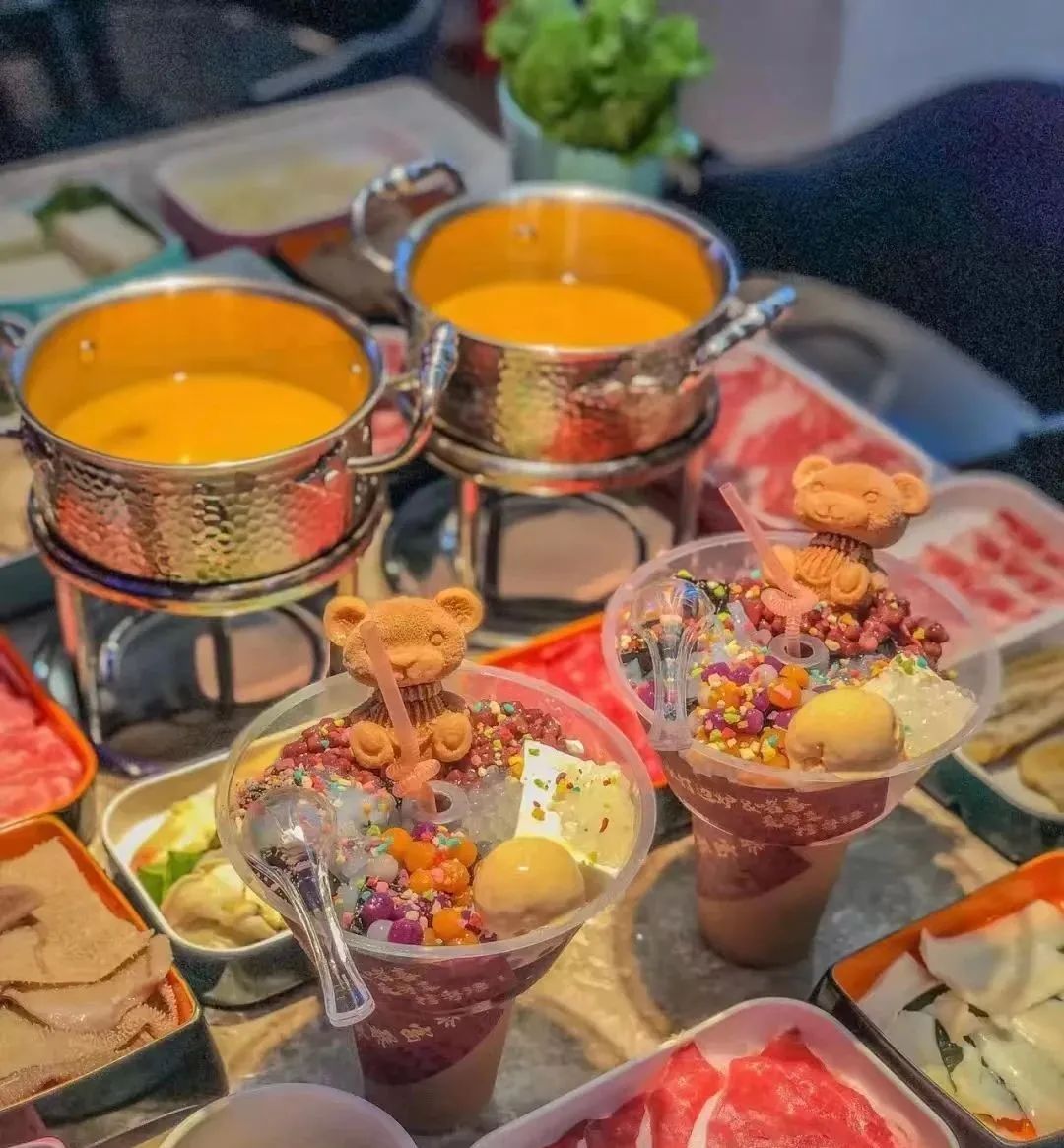 昔日中华火锅第一股抢入局！旋转小火锅正在翻红