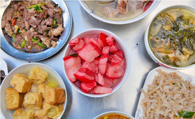 云南昌宁：冬到年猪饭里品乡愁