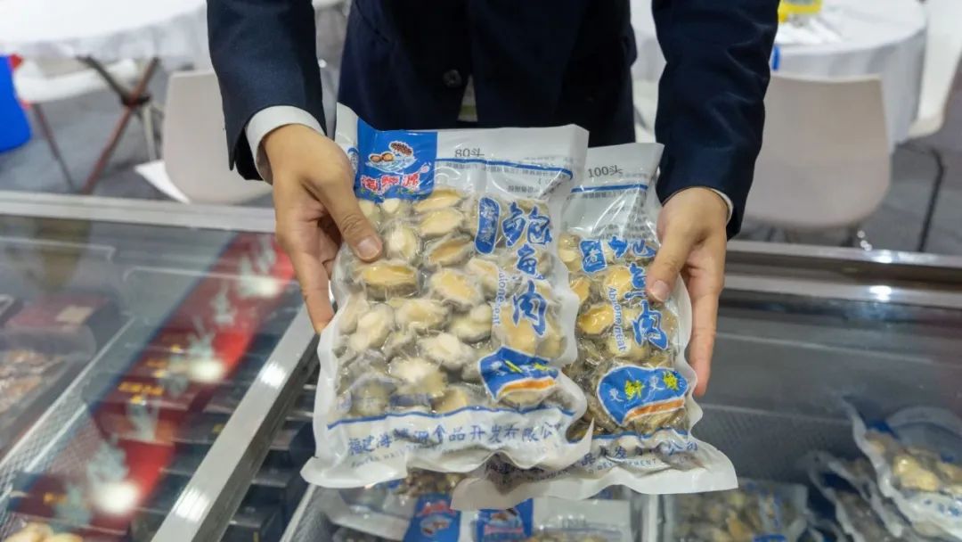 连获3项认证,发布活鲍鱼锁鲜技术战略!揭秘3万家餐企在用的供应链