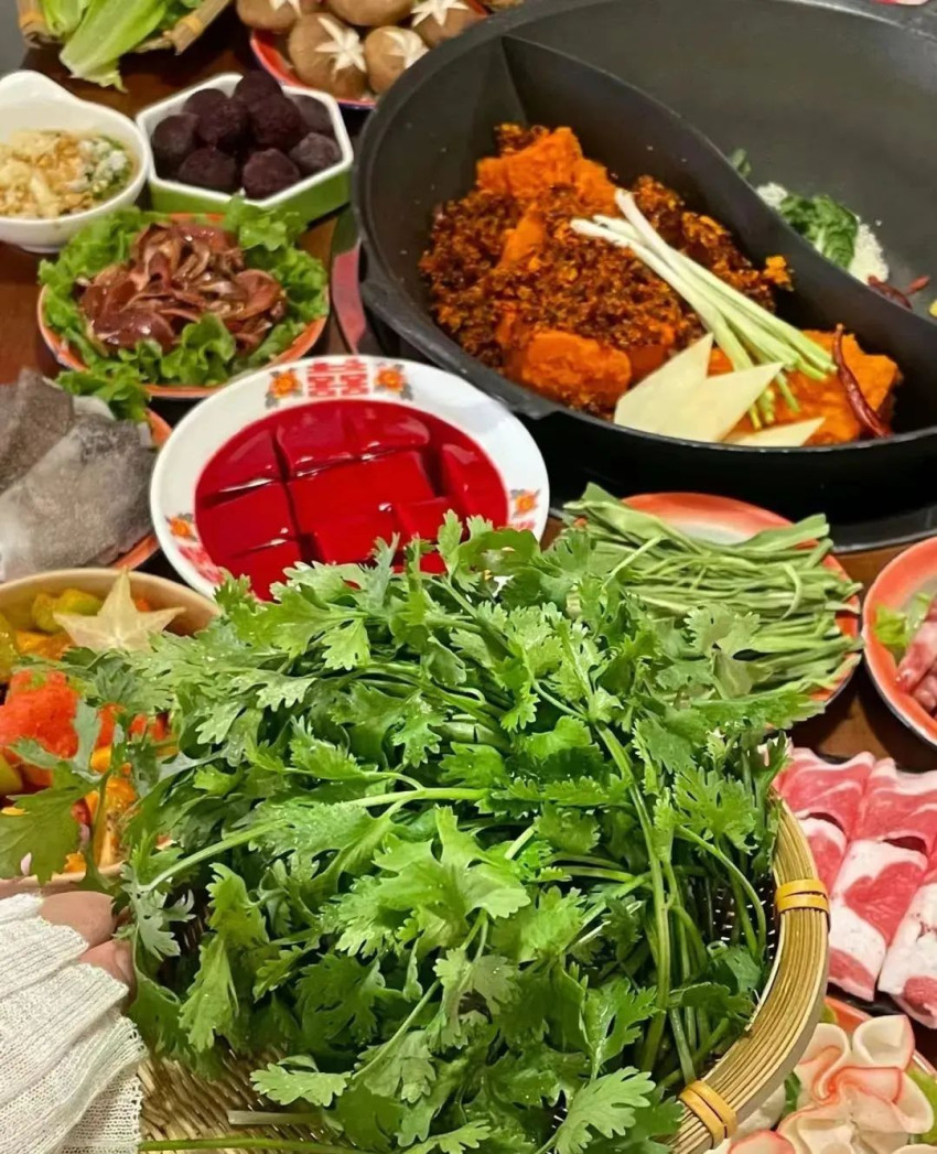 2023火锅“八大爆款菜”盘点！透露明年新品风向！