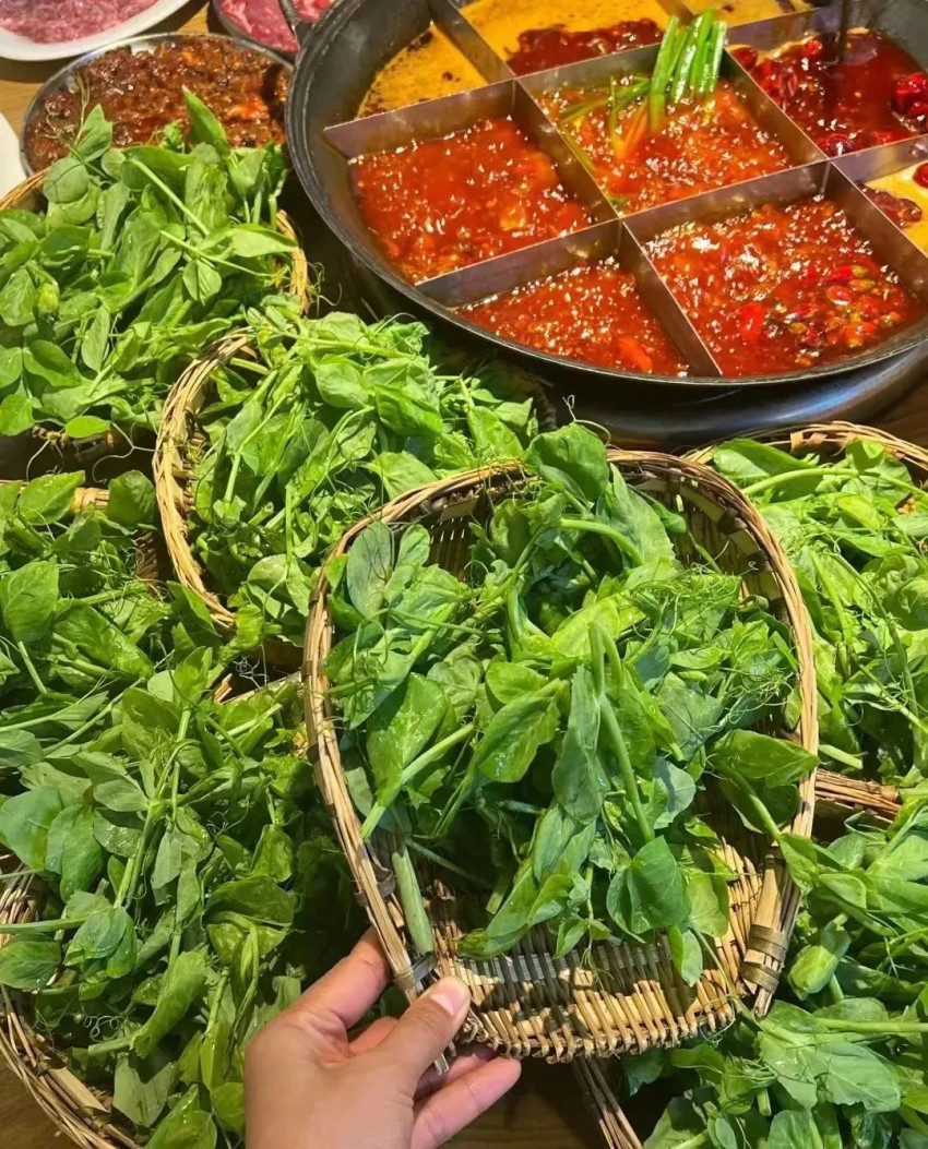 2023火锅“八大爆款菜”盘点！透露明年新品风向！