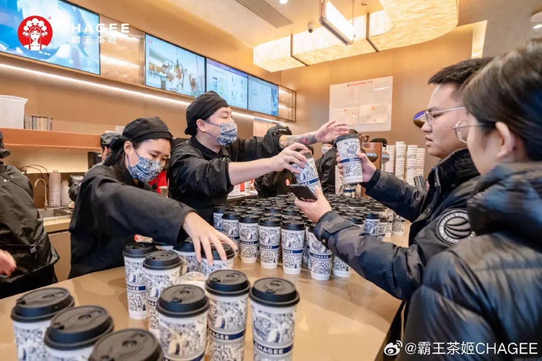 霸王茶姬攻入长沙,茶颜悦色“被上了一课”?