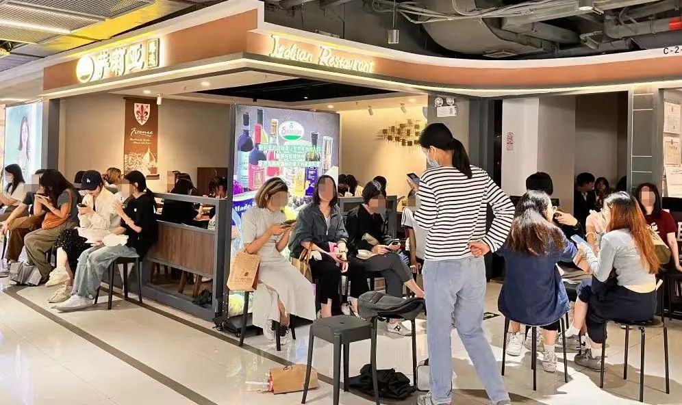 万店、出海、上市……十大关键词复盘餐饮业的2023