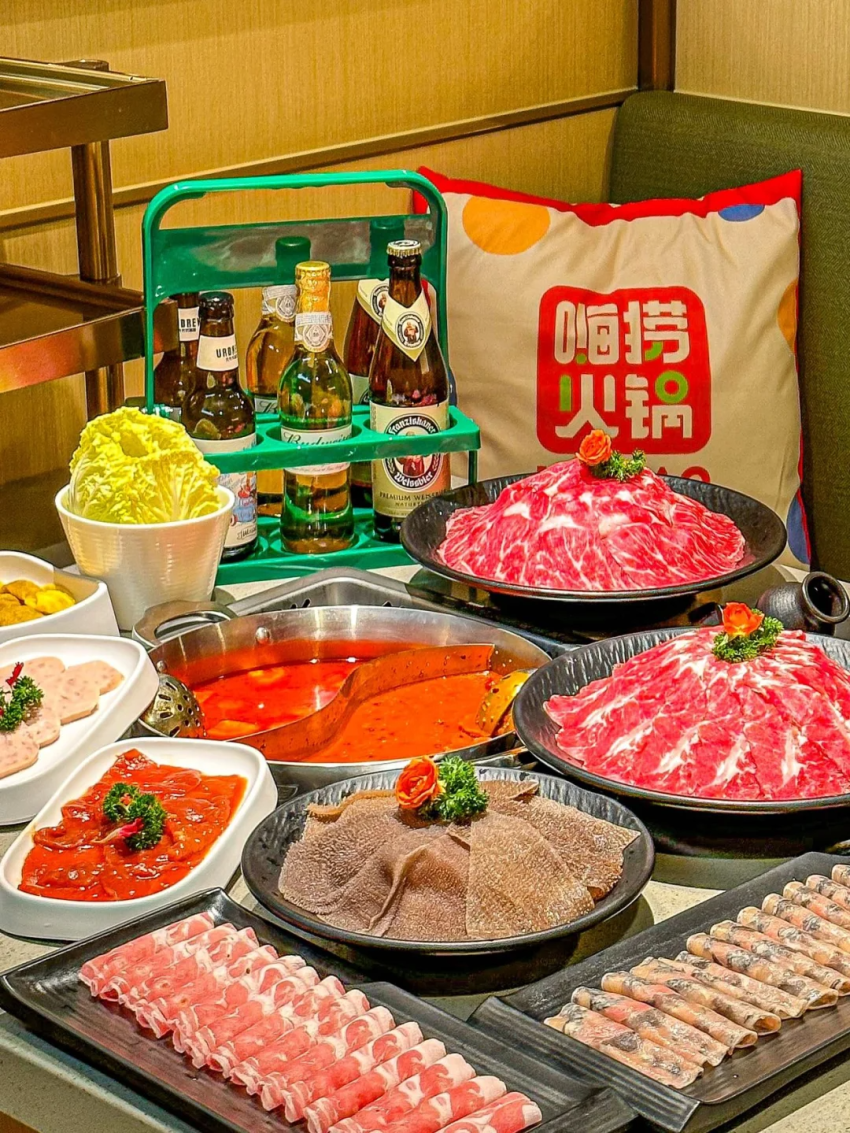 复盘海底捞全年丝滑小连招，我发现3大隐藏信号…