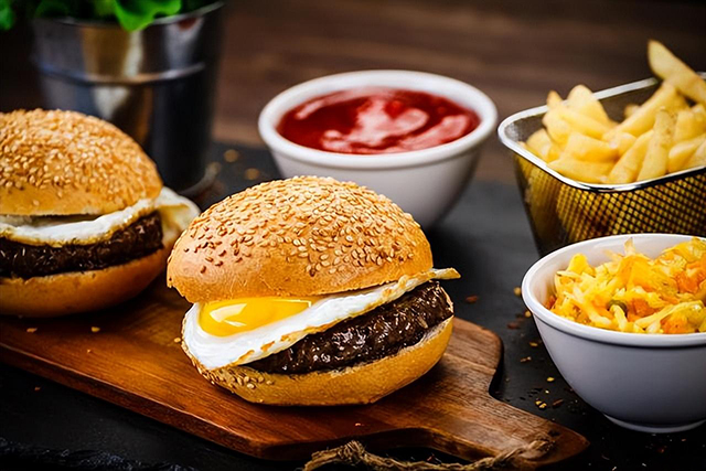 塔斯汀汉堡加盟费多少钱2024,塔斯汀汉堡加盟费及加盟条件明细