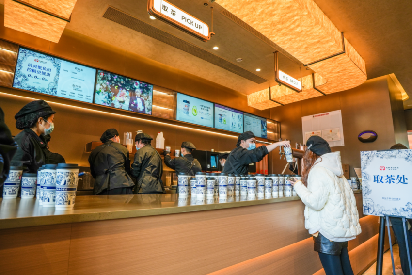 长沙6店齐开,霸王茶姬完成内地市场全覆盖