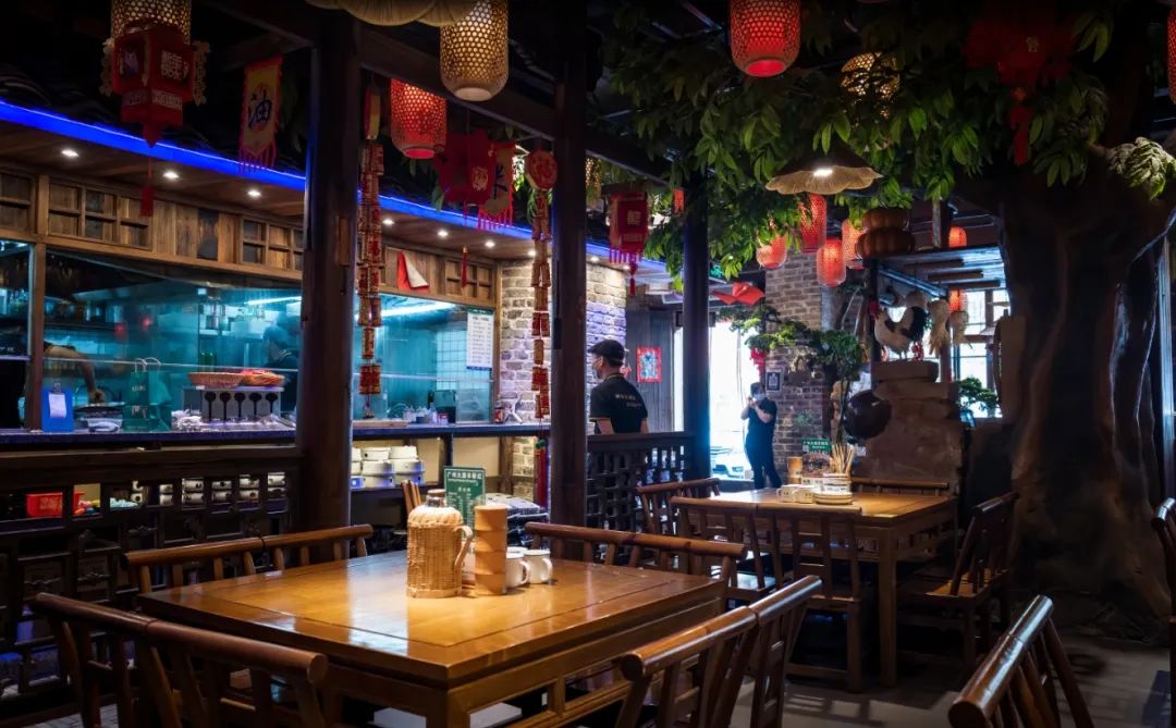 九死一生!餐饮创业,不再欢迎穷人