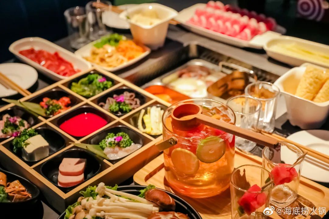 海底捞创近4年单日客流新高;紫燕百味鸡将布局澳洲、美国市场