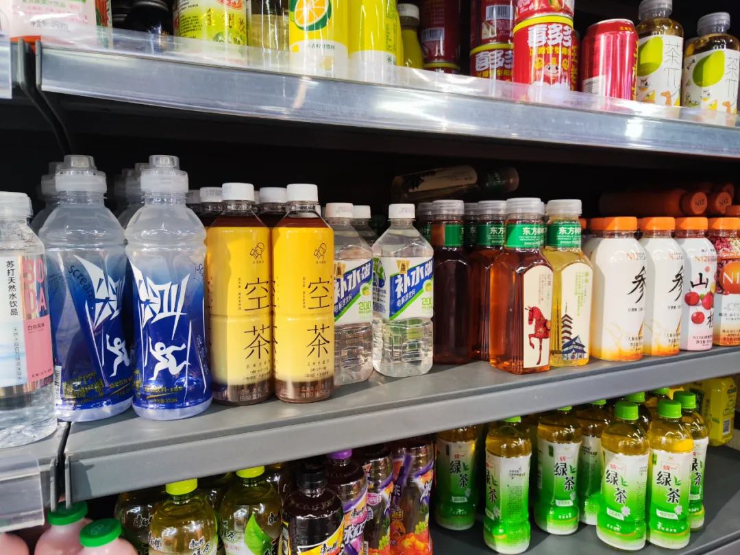 新茶饮“卖水”:蜜雪冰城撤退,喜茶、奈雪初尝甜头