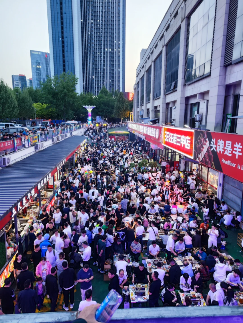 半年增长48.3%！酸汤火锅爆火，3大趋势显现