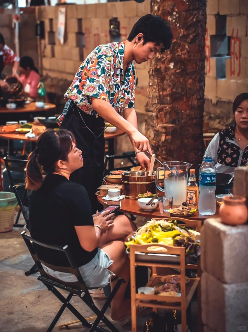 半年增长48.3%！酸汤火锅爆火，3大趋势显现