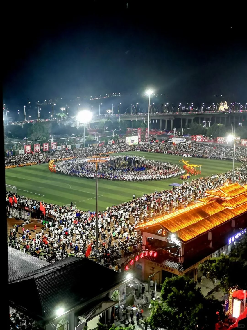 半年增长48.3%！酸汤火锅爆火，3大趋势显现