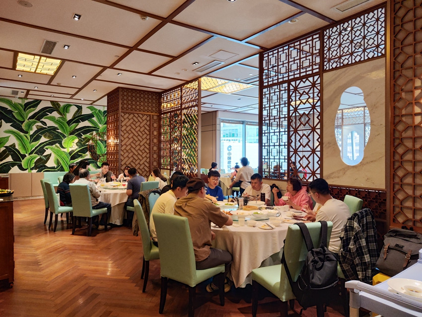 我国首部“银发经济”政策文件出台，涉及老年餐