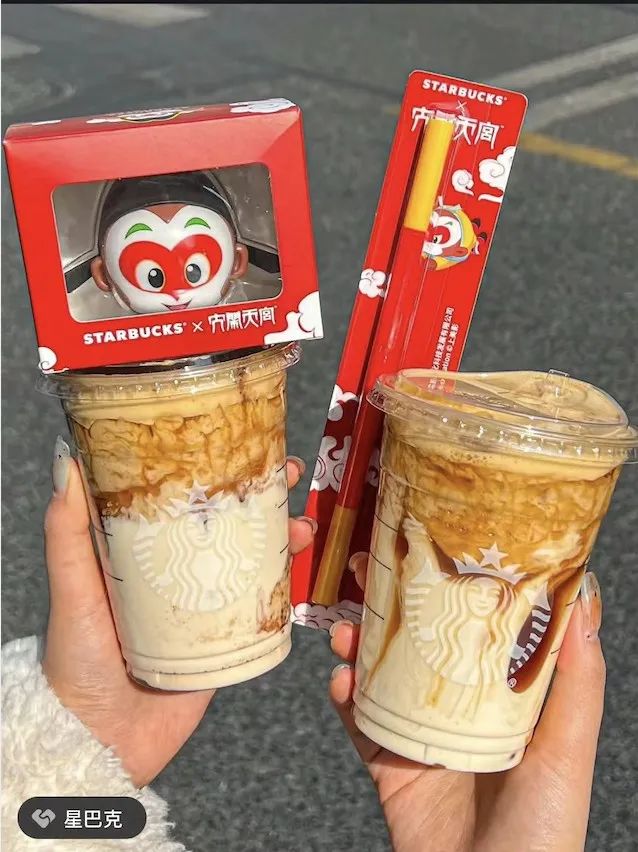 当星巴克也开始下场“卷”联名｜营销观察