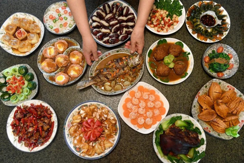 年夜饭预订和预制菜销售迎来高潮，从年夜饭到年菜背后的生意经是？