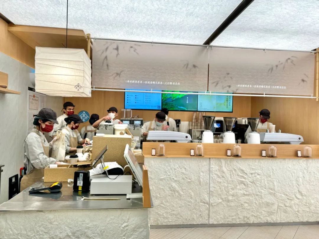 喜茶加注茶、开茶坊，新茶饮赛道的风向又变了？