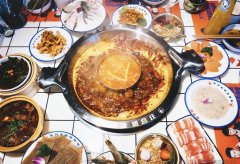杭州“国民火锅”一年关9店，老板娘称要扛下去