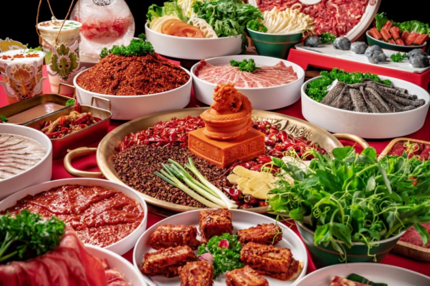 全面推新营销同频,小龙坎“四统”策略打爆春节档