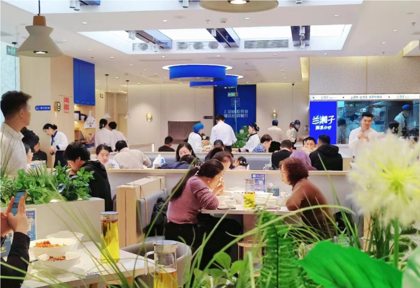 一城3店!兰湘子春节档火力全开,燃爆北京“湘势力”!