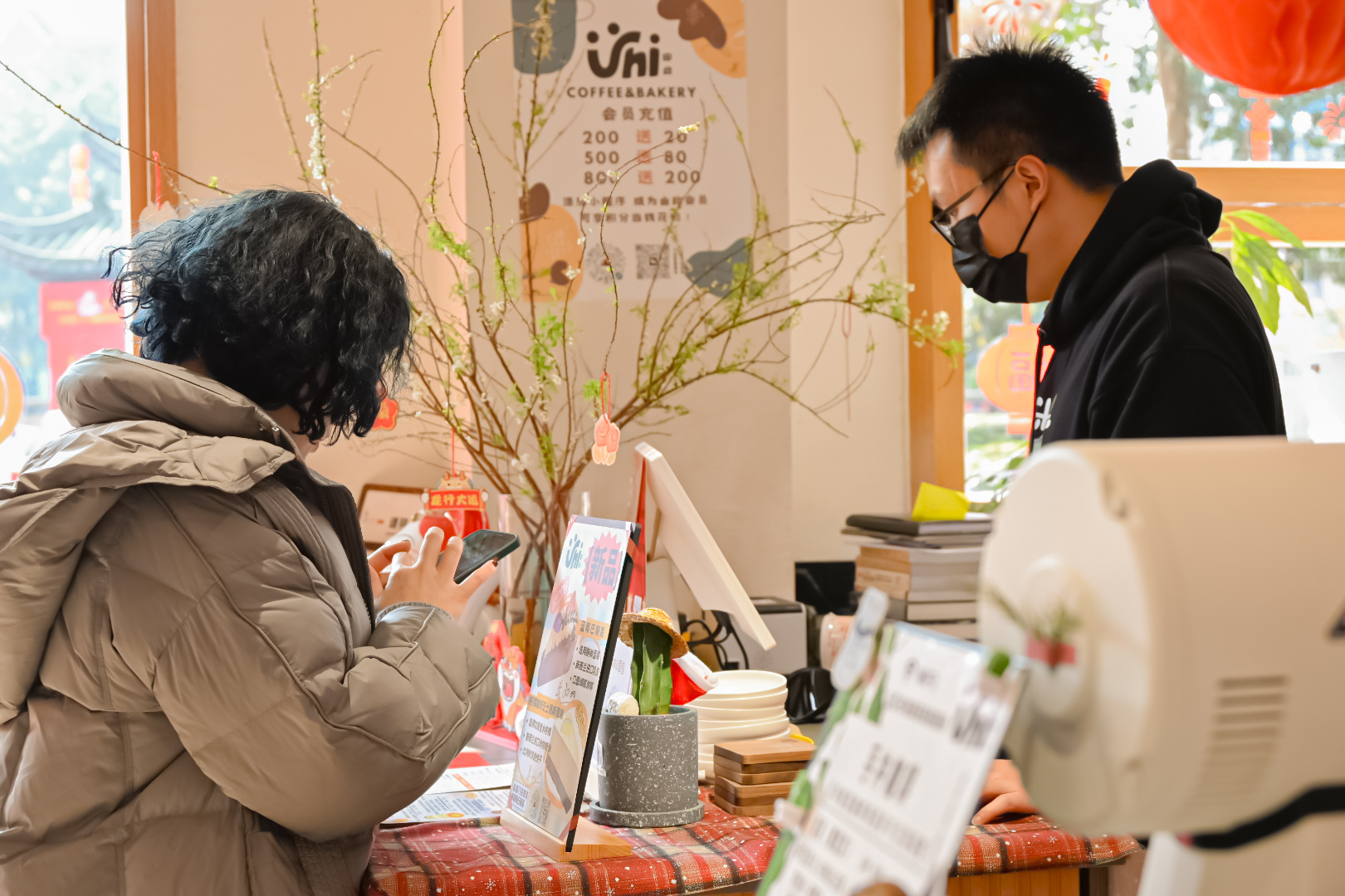 我在县城卖咖啡：消费下沉后，让“附近”归来