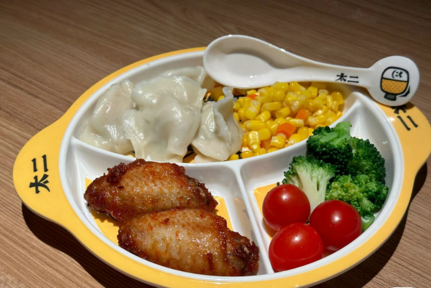 19.9火锅管饱!穷鬼套餐卖疯!老板却赔哭了…