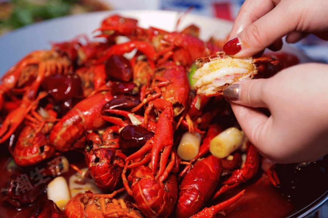 价格跌破10元/斤，小龙虾餐厅如何俘获越来越精明的消费者？