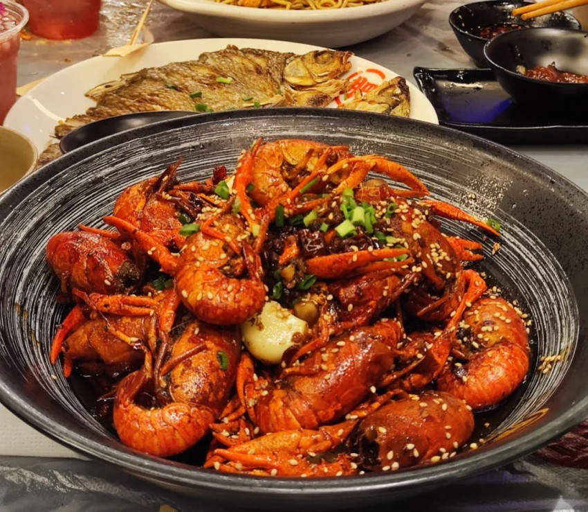 低至5元一斤、均价接近腰斩!今年没人疯狂“炫”小龙虾了?