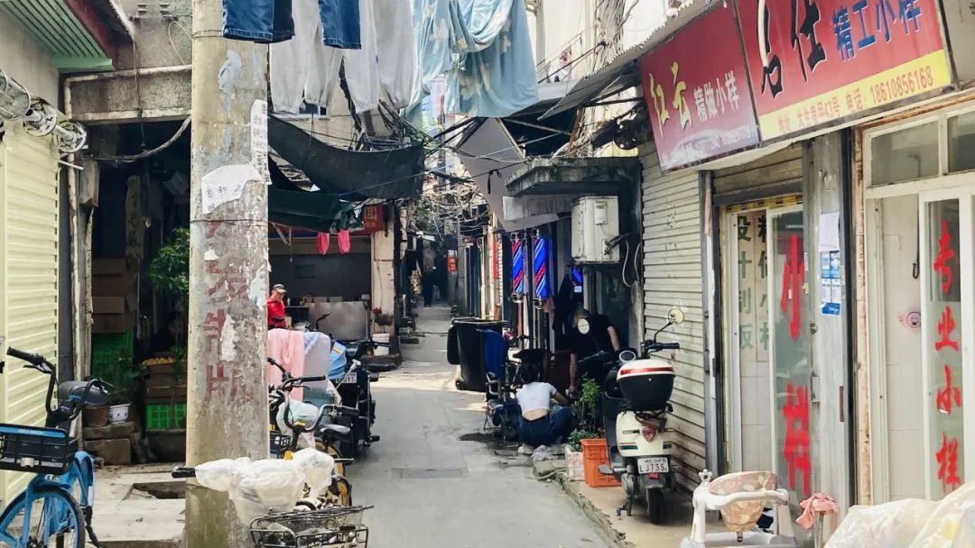 汉正街的陋巷里,藏着“全国第一快餐品牌”