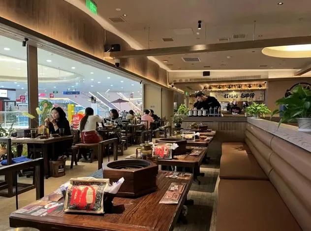 48h换门头,15天拯救营业额,火锅人在极限“爆改”自救!