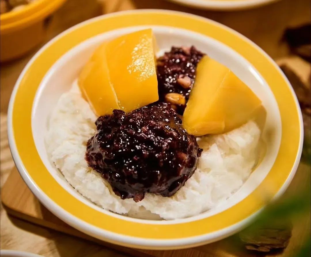 麦当劳对讲机被炒到300元;满记甜品开“夜市”