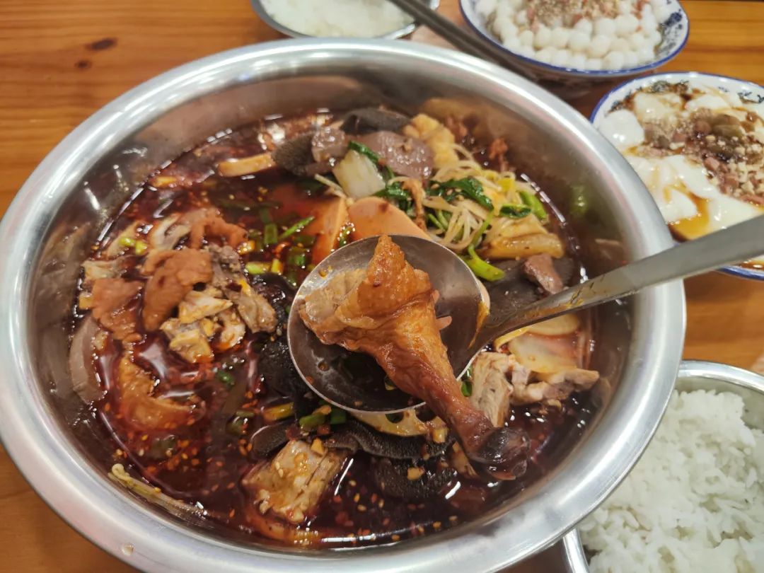 “顶流”冒烤鸭,依然火爆