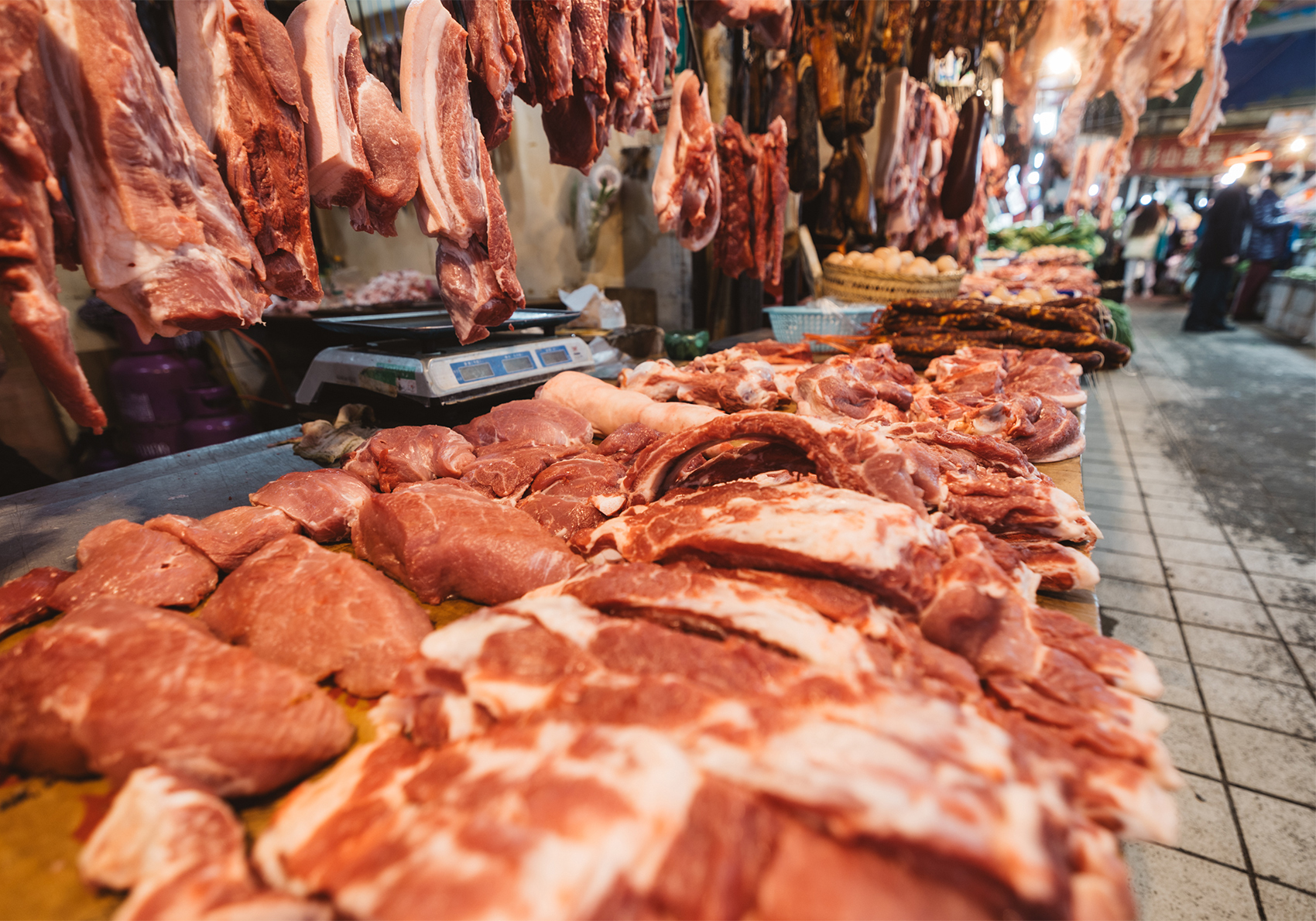 国内最大的牛肉进口商?华为辟谣!专家解读近期牛肉价格为何持续下跌