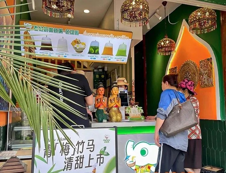 魔性泰饮大胡子冰可可“刷脸”各大城市，茶饮掀起“异域风”？
