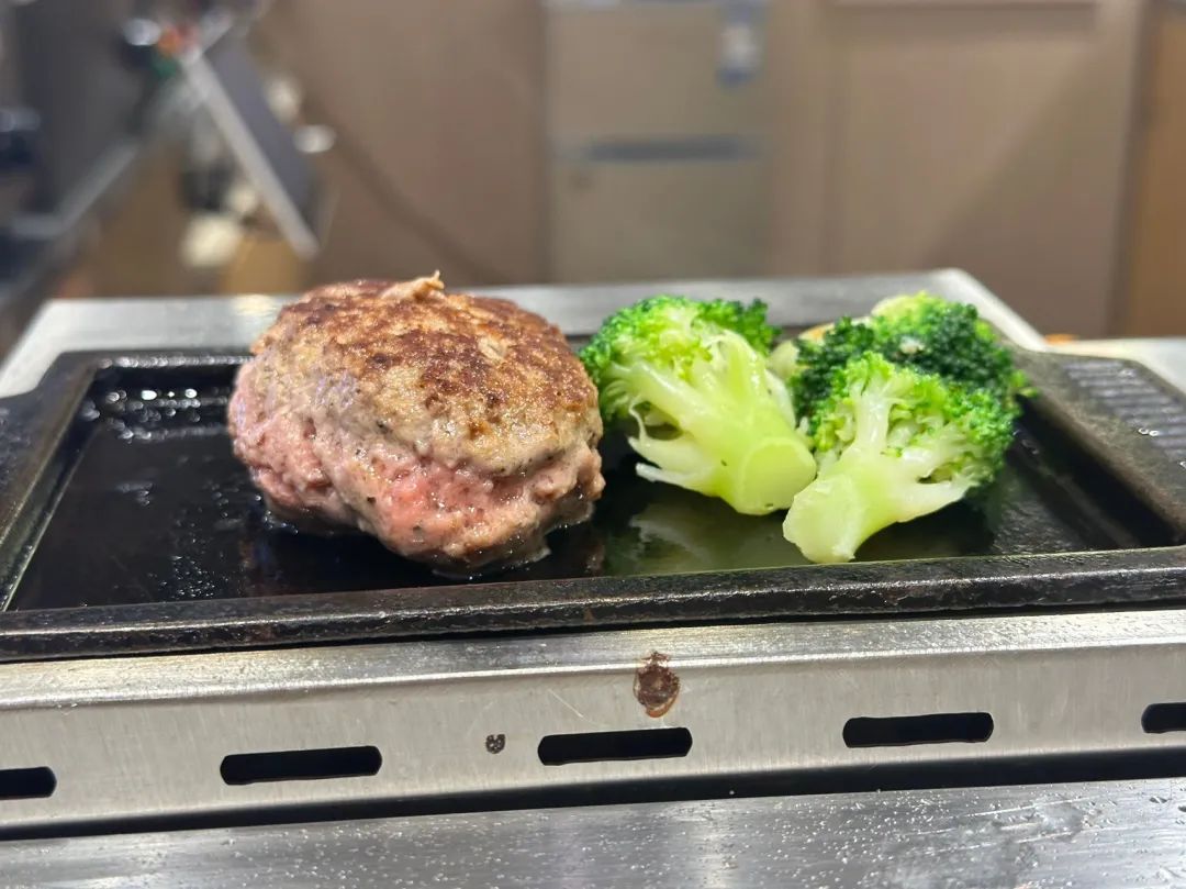 68元一碗，爆火的“汉堡肉盖浇饭”，是不是智商